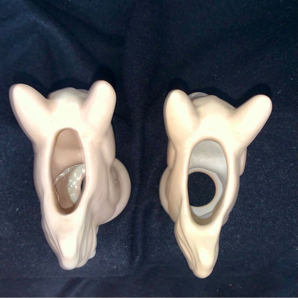 Pair of White Ceramic Horse Head Vases – Top-Through Hole – Vintage Style - Picture 7 of 12